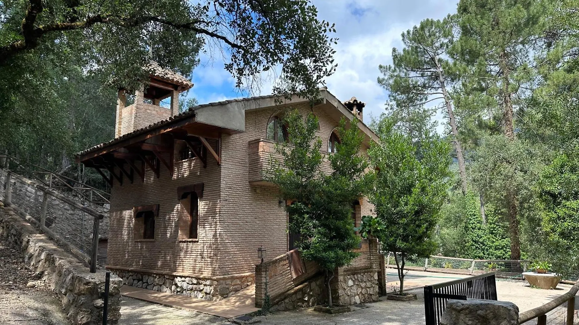 Casa Rural Ermita Santa Maria De La Sierra location